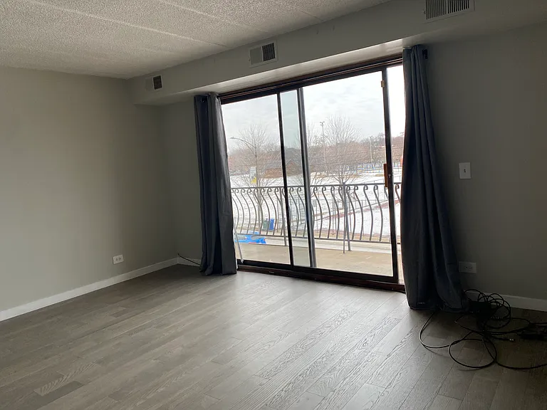 5411 W Lawrence Ave — Photo 4