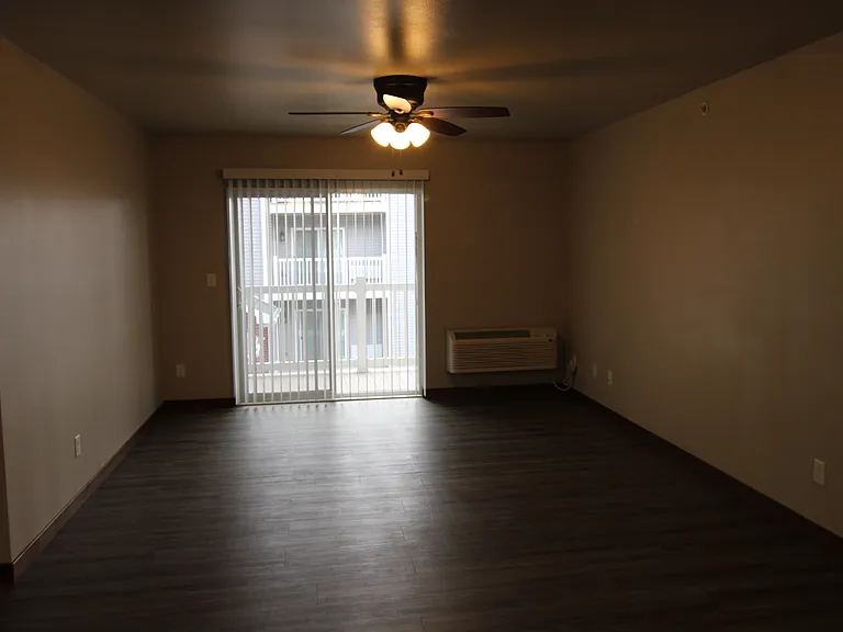 Dreamsville Apartments — Photo 42