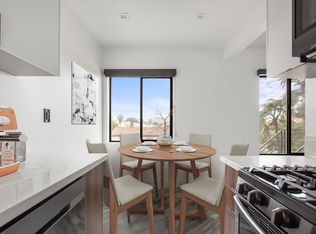 230 S Carondelet St #A, Los Angeles, CA 90057