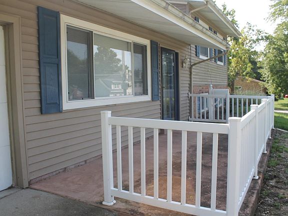 2nd image of 885 Rosetree Ln