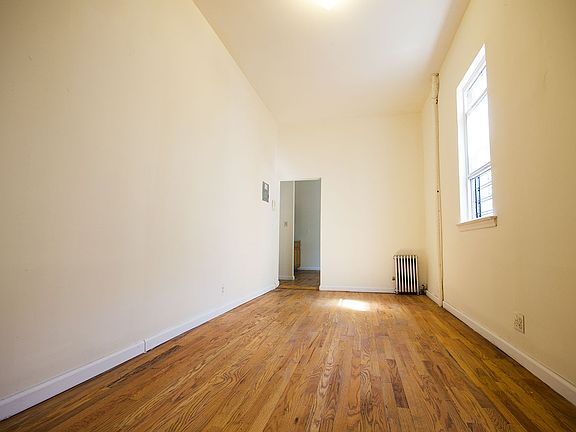 4th image of 1422 Greene Ave #1