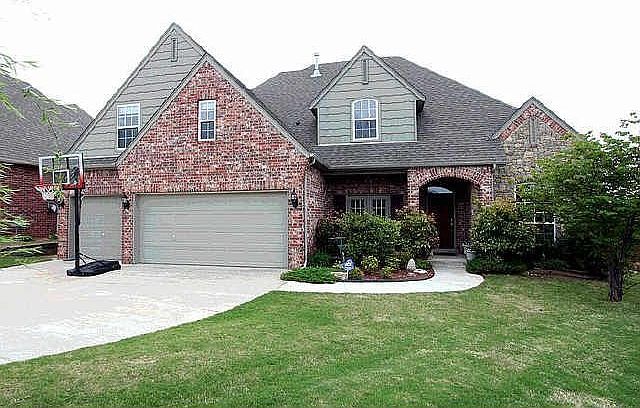 1st image of 3112 N Elm Pl