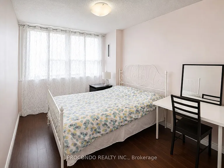 45 Silver Springs Blvd — Photo 1