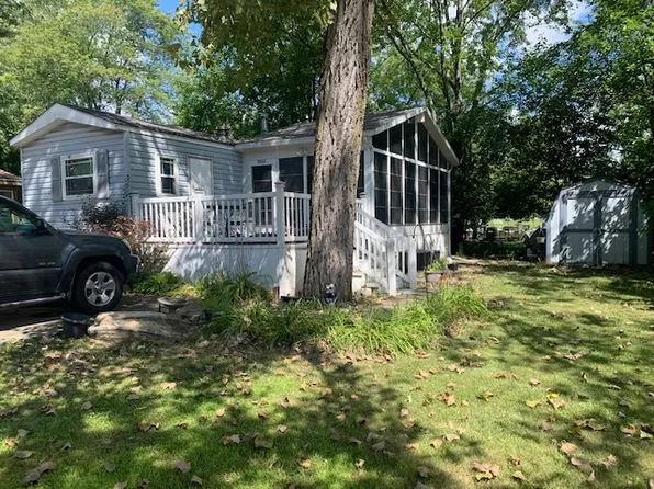 33 Lakeshore Dr, Wilmington, IL 60481