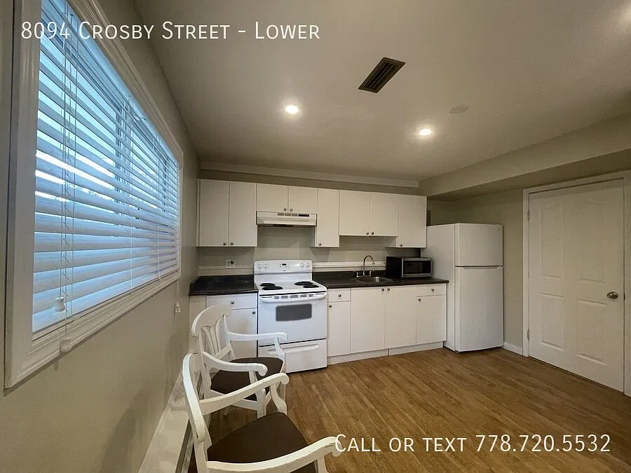 Bright 1 Bedroom Utilities Included — Photo 2