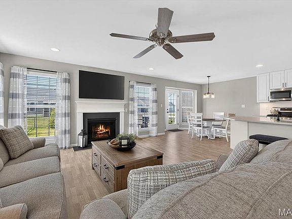 4th image of 123 Baycrest Ct