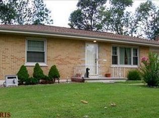 214 Lambeth Ln, Saint Louis, MO