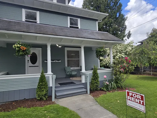 1221 S 3rd St #A, Mount Vernon, WA 98273