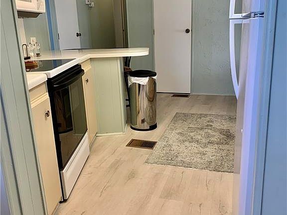 5th image of 532 Palmer Blvd #532