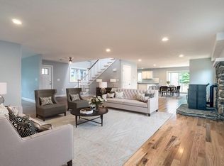 45 Mattapoisett Rd, Acushnet, MA 02743