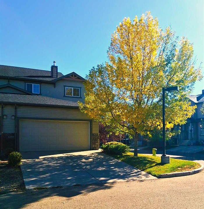 1st image of 301 W Ranch Ridge Mdw