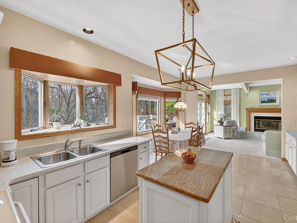 7798 Lee Rd, Brighton, MI 48116 | MLS #20261035101 | Zillow