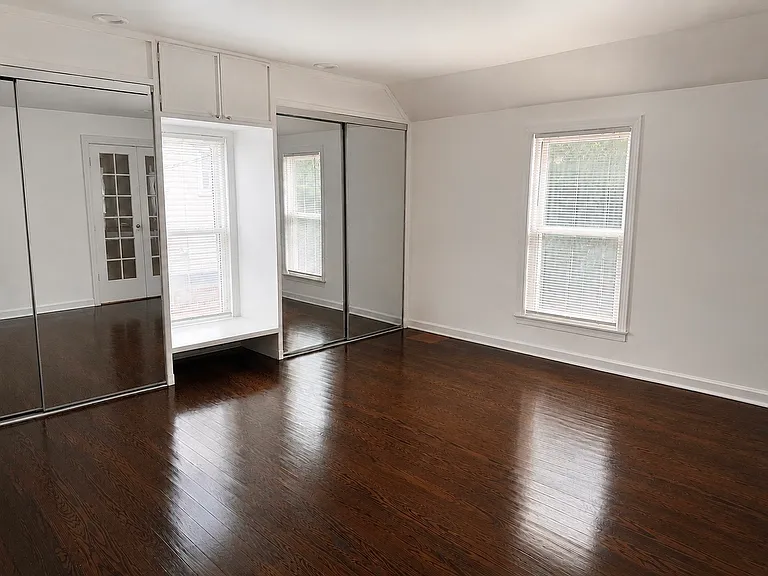 300 S Wayne St — Photo 2