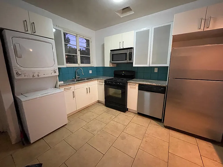 6111 Romaine St #103 — Photo 20