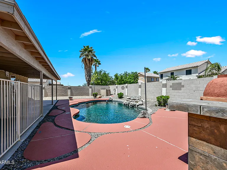 16224 W Jefferson St — Photo 26