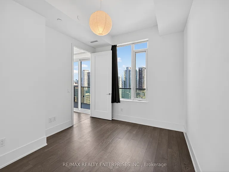470 Front St W #2306 — Photo 23