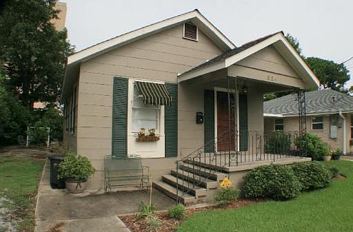 1st image of 824 Hesper Ave