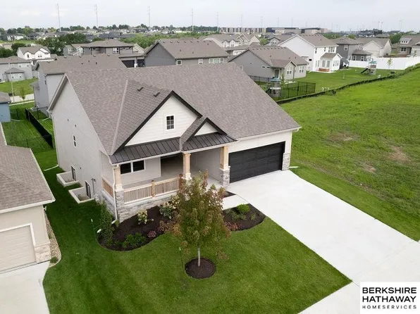 9801 S 184th Ave, Omaha, NE 68136