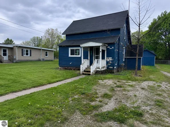 125 N Chippewa St, Shepherd, MI 48883