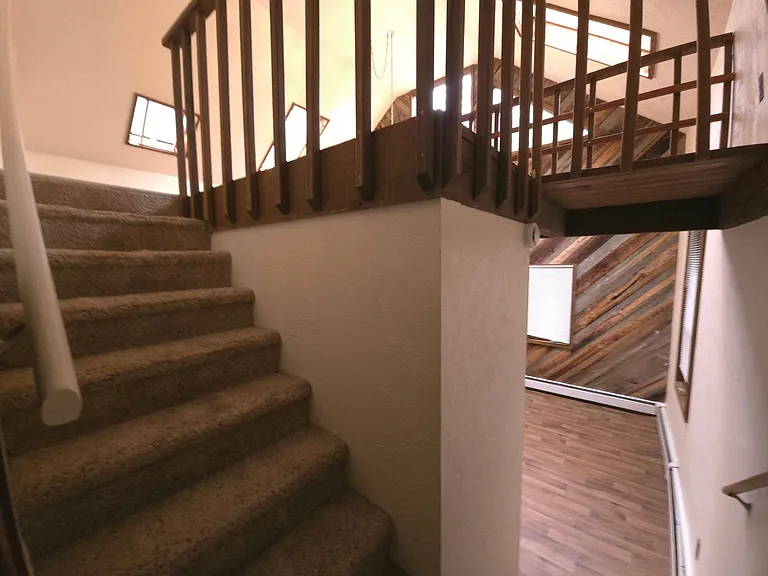 740 University Ave — Photo 19