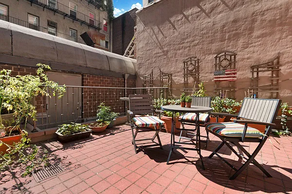 Rented by Level Group | media 11