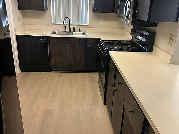 3rd image of 419 Banana Cay Dr APT A