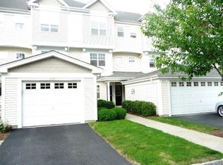 524 Viewpoint Ter, Peekskill, NY 10566