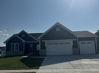 6794 Saint Marie Ct, Bettendorf, IA 52722