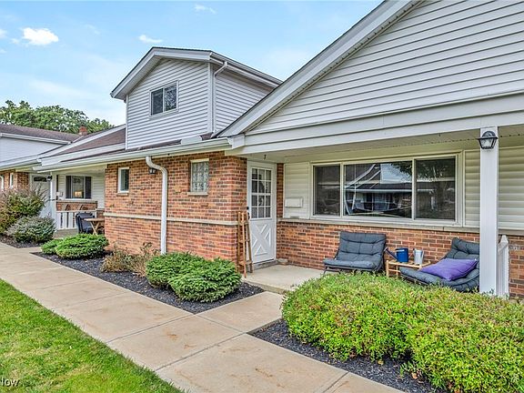 3rd image of 25475 Country Club Blvd Unit 7