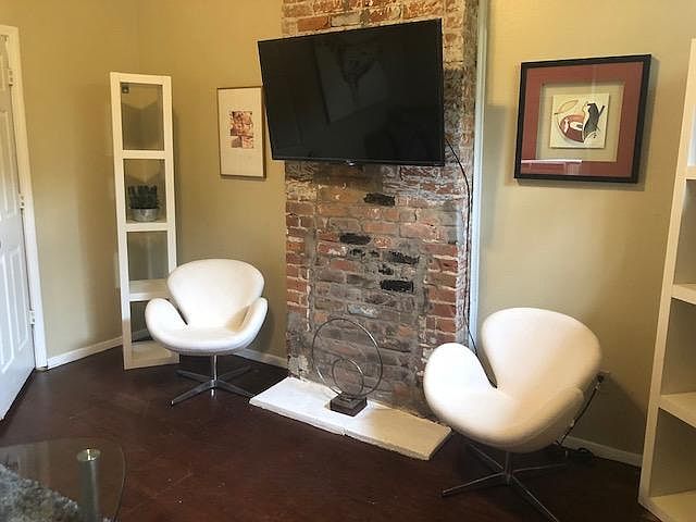 Living Room with 55" TV