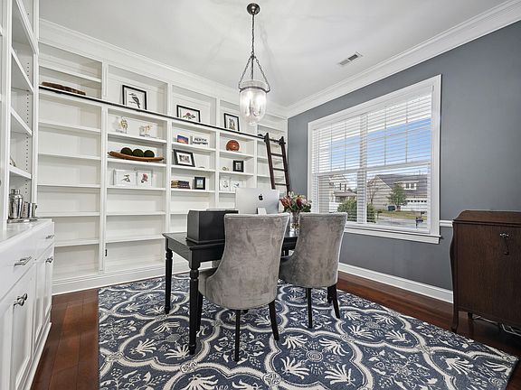 4th image of 1604 Morehead Hill Ct