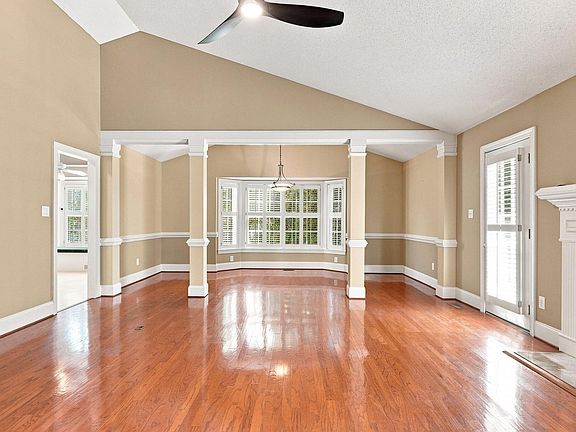 4th image of 7409 Ivy League Ln