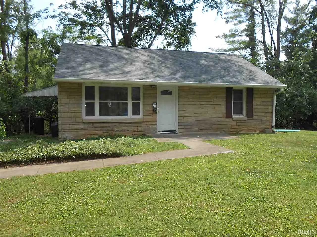 2 bed, 1.0 bath, 816 sqft, $1,800 — Photo 2