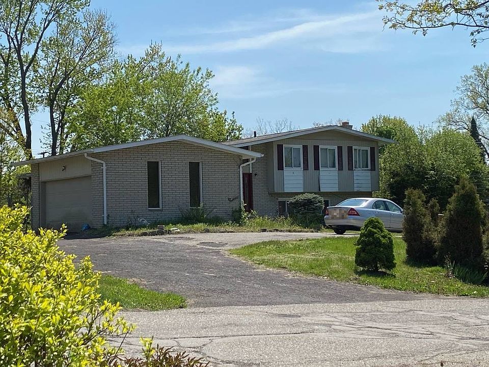 2nd image of 25024 Friar Ln
