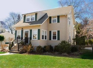 89 Lakewood Ave, Ho Ho Kus, NJ 07423