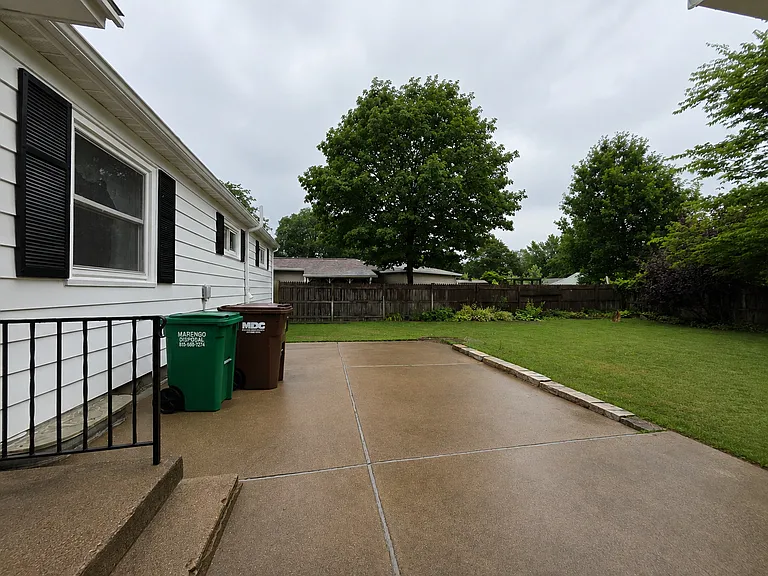 735 Maple St — Photo 15