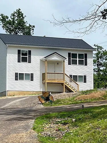 466 London Ct Photo 1