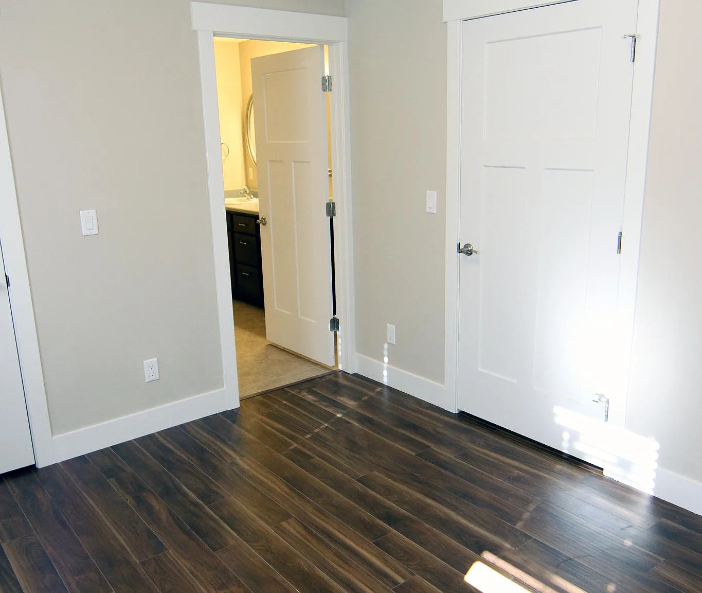 623 S Wolcott St — Photo 4