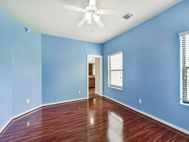 11025 Robin Hood Ct — Photo 36