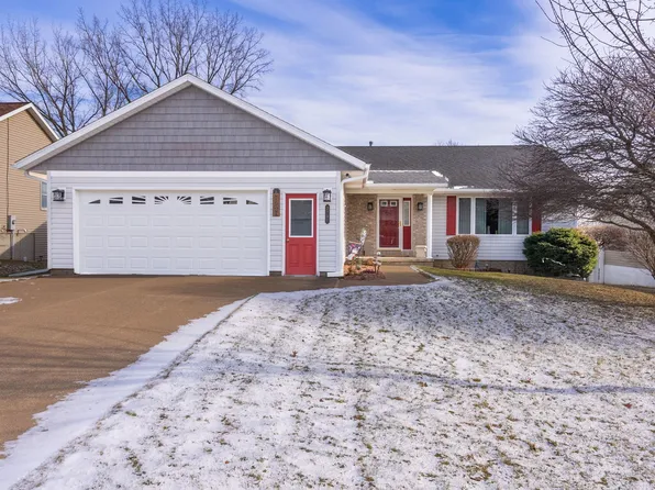 2731 N 11th St, Clinton, IA 52732