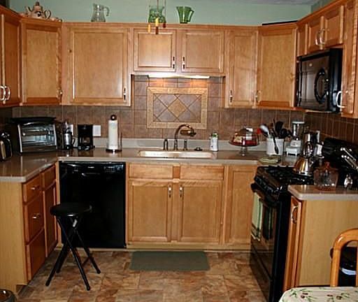 3rd image of 205 Begonia Ln