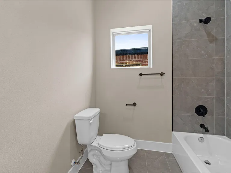 2618 Liguria Ln — Photo 15
