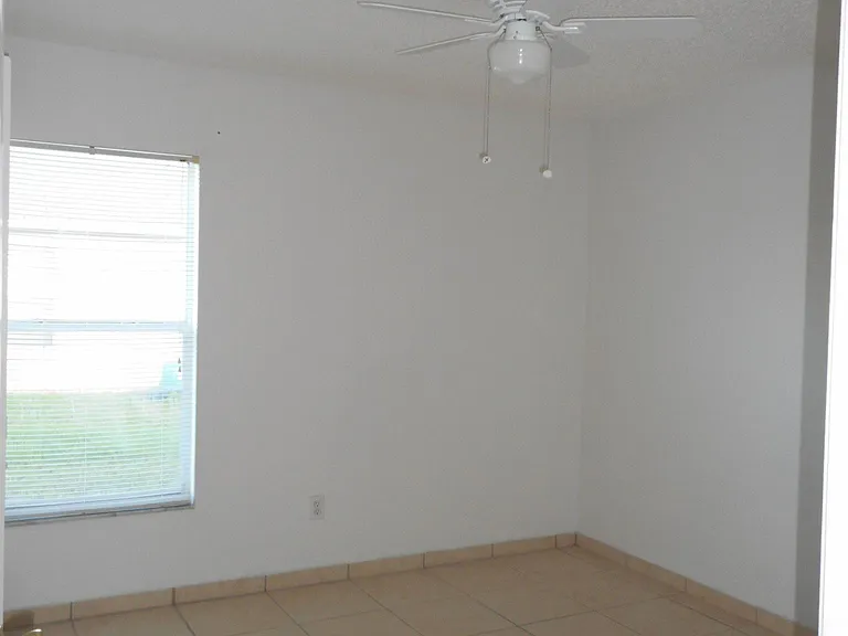 2219 Justin Ave — Photo 18