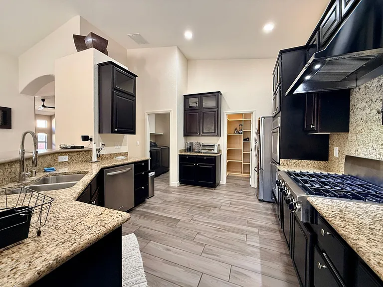 8565 Hogan Falls Cir — Photo 22