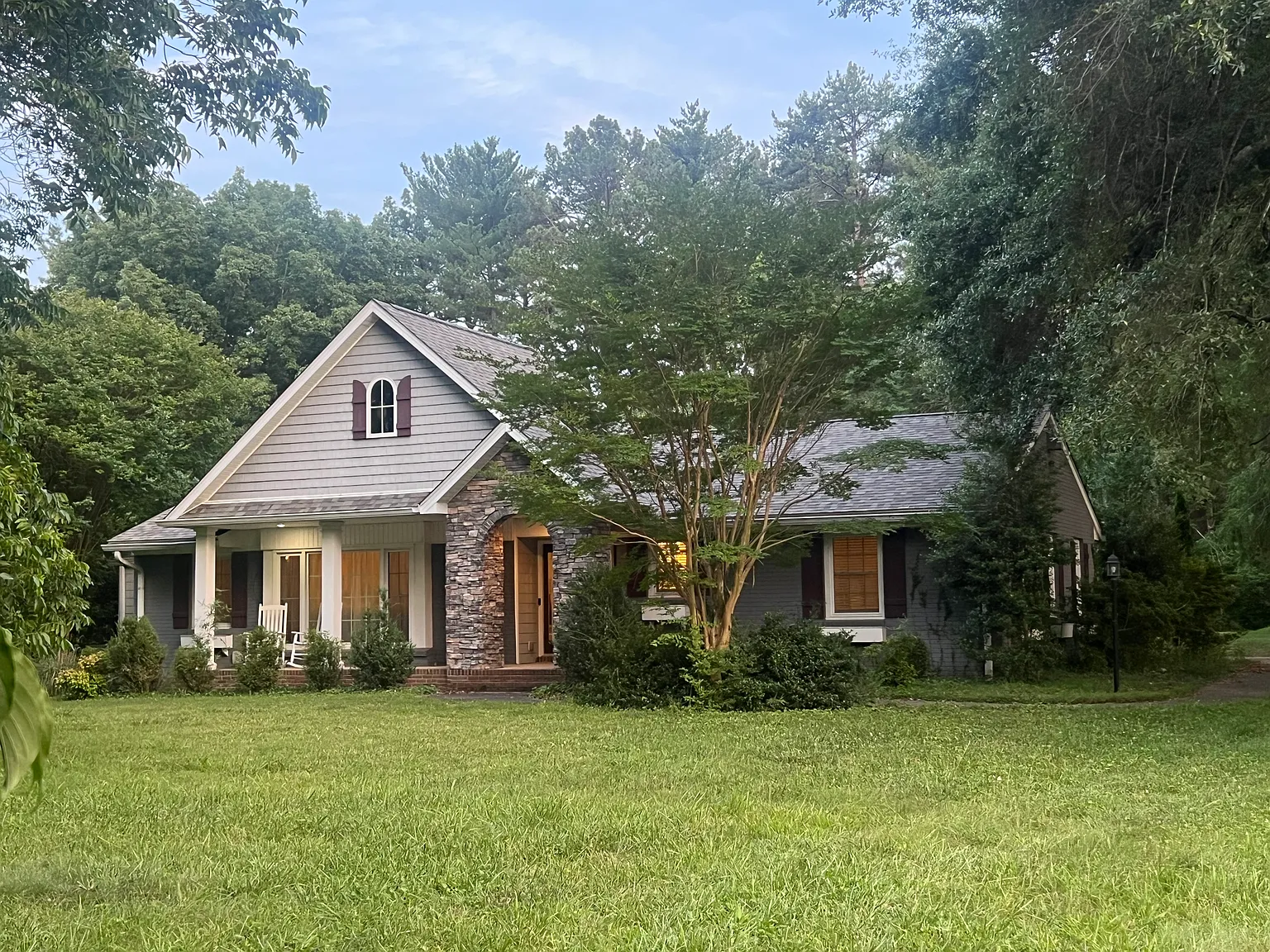 4 bed, 2850 sqft, $3,000 — Photo 2