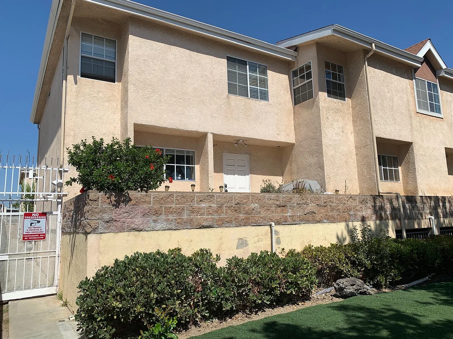 3 bed, 2.5 bath, 1335 sqft, $3,995 — Photo 1