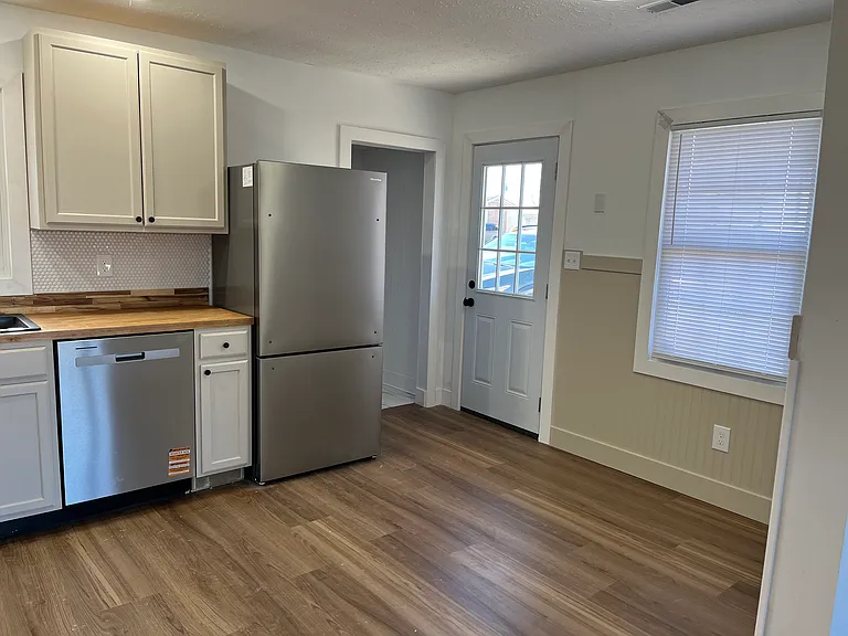 3768 Niagara Dr — Photo 5