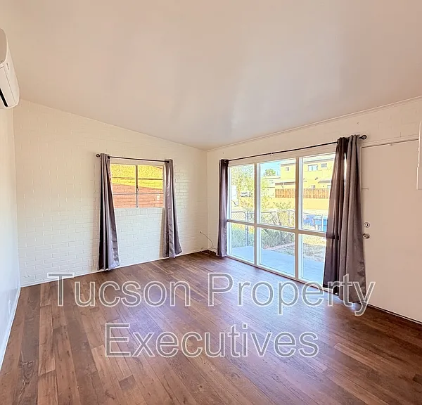 1603 N Highland Ave — Photo 6