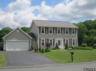41 Rose Ln E, Rensselaer, NY 12144