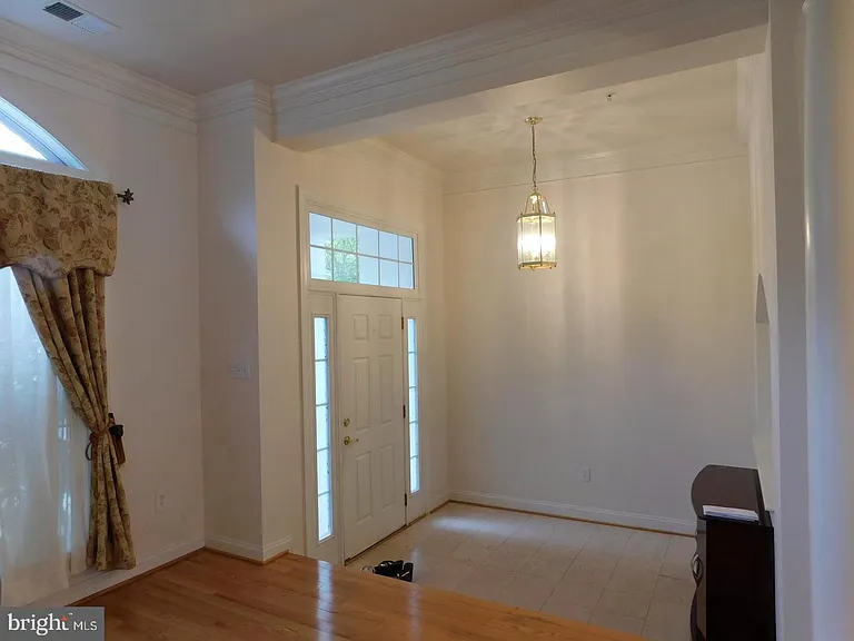 724 Ridgemont Ave — Photo 3